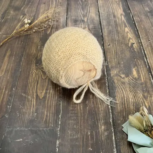 Beige chapeau