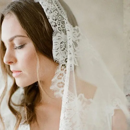 Image de Voile de Mariage Blanc Ivoire 3m - Dentelle Élégante