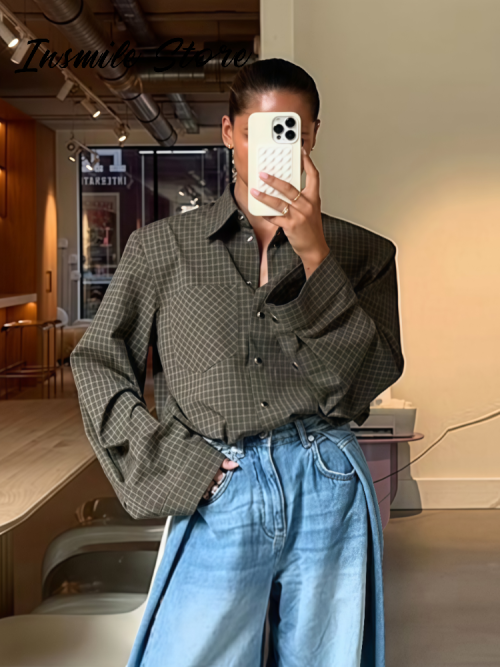 Bild von Chic Grün Karohemd für Damen – Lockerer Schnitt, Langarm, Einreihig mit Taschen, Modisches Herbsttop 2025