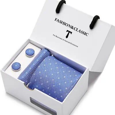 Image de Boutons de Manchette Carrés & Cravate à Pois Bleus - Ensemble Élégant pour Mariage