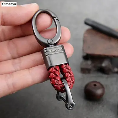Image de Porte-clés en Cuir Tissé à la Main - Élégant & Pratique