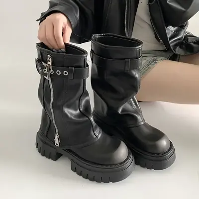 Image de Bottes Hautes Femme à Plateforme - Style Moto Élégant