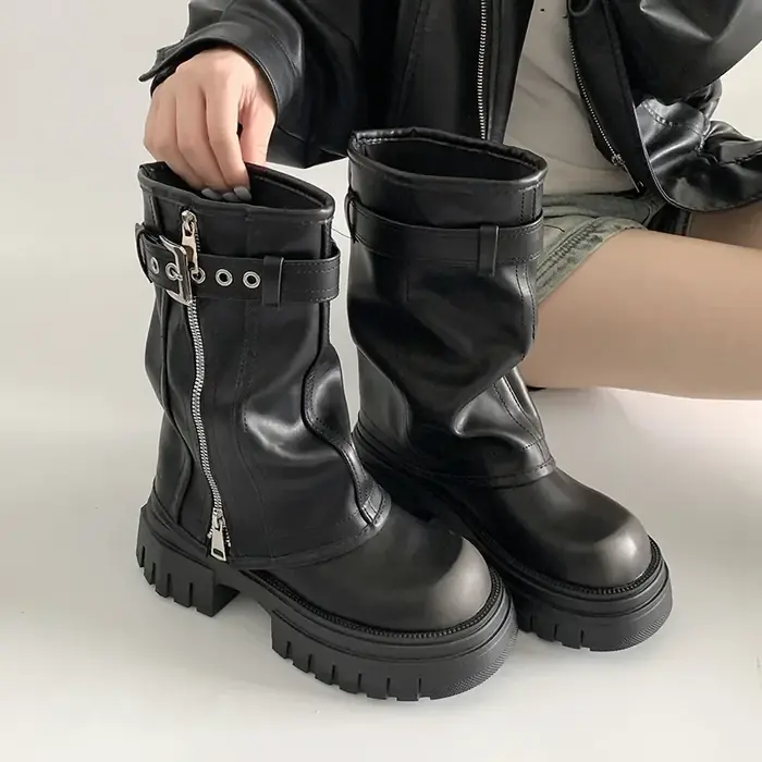 Image de Bottes Hautes Femme à Plateforme - Style Moto Élégant