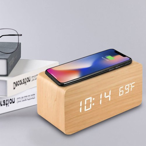 Immagine di Sveglia Digitale in Legno con Ricarica Wireless, Orologio LED con Ora, Data e Temperatura – Elegante Orologio da Scrivania per Ufficio e Comodino