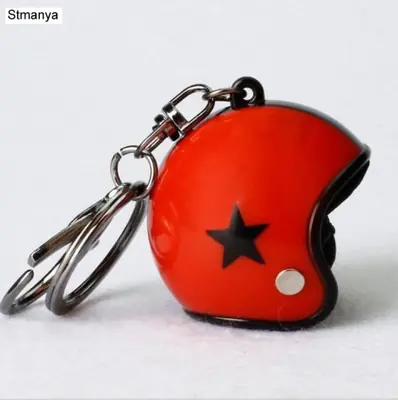 Image de Porte-clés Casque Moto Mignon - Accessoire Tendance pour Hommes et Femmes