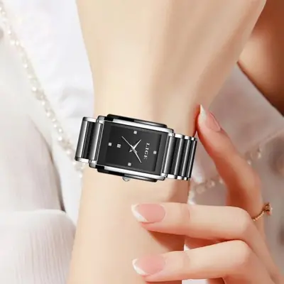 Image de Montre Femme Céramique Carrée Quartz Diamant - Élégante & Raffinée