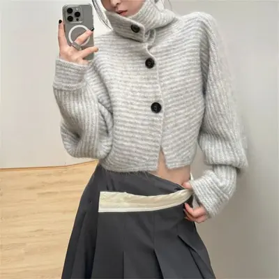 Image de Pull Col Roulé Rayé Gris Vintage Femme