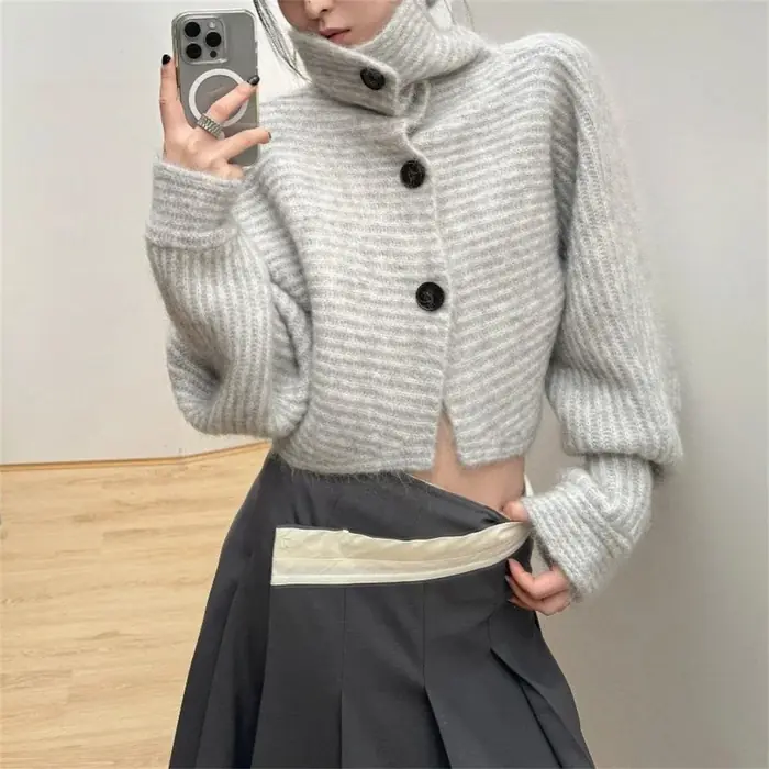 Image de Pull Col Roulé Rayé Gris Vintage Femme