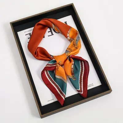 Image de Foulard Satiné Élégant pour Femmes - Hijab & Châle Mode 2024