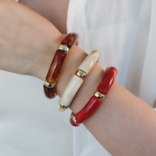 Afbeelding van Retro Acryl Armband met Charm – Kleurrijk en Stijlvol