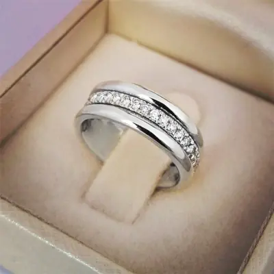 Image de Bague de Mariage Micro Pavée Élégante pour Femme