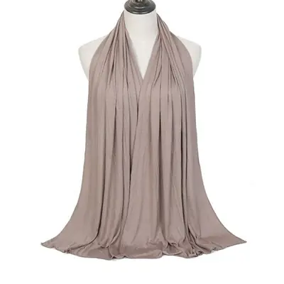 Image de Écharpe Hijab en Coton Jersey - Châle Long & Élégant