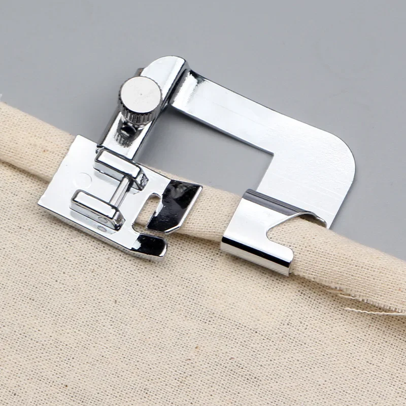 Immagine di Piedino per Macchina da Cucire con Orlo Arrotolato 13, 19 e 22 mm - Accessorio Universale per Brother, Singer e Altre Marche