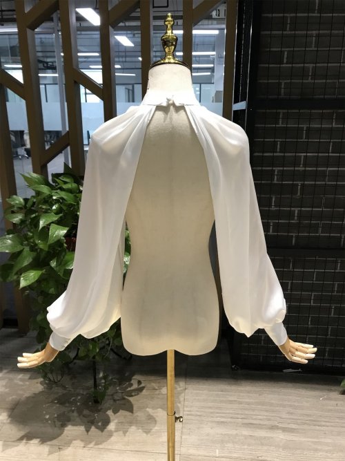 Zdjęcie Elegancka Szyfonowa Suknia Ślubna z Odpinanymi Bufkami i Rękawiczkami