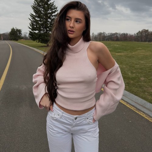 Imagen de Conjunto de Dos Piezas para Mujer: Top de Punto Sin Mangas con Cuello Alto y Chaleco de Manga Larga con Textura de Parches - Estilo Sexy y Moderno
