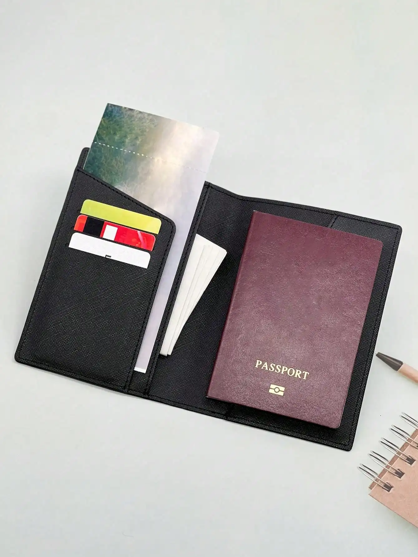 Immagine di Porta passaporto minimalista ultrasottile: portafoglio portatile da viaggio d'affari con capacità multi-carta per documenti, monete
