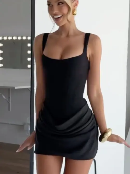Image de Robe Mini Moulante Pailletée Dos Nu - Été 2026