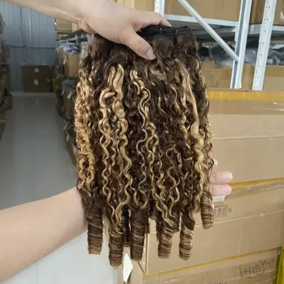 Image de Extensions cheveux bouclés blond miel 12A - Vierges naturelles