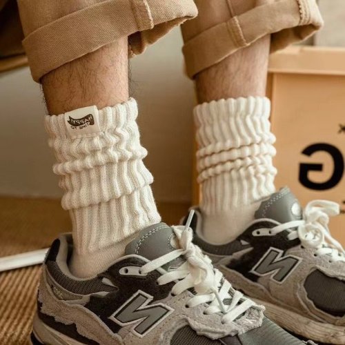 Bild von Vintage Unisex Sportsocken aus Japan – Einfarbig, Verdickt, Mit Handtuchbund, Mittellange Röhrensocken für Herren und Damen