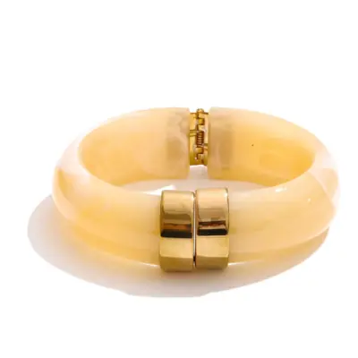 Image de Bracelet Acrylique Coloré pour Femme - Tendance 2025