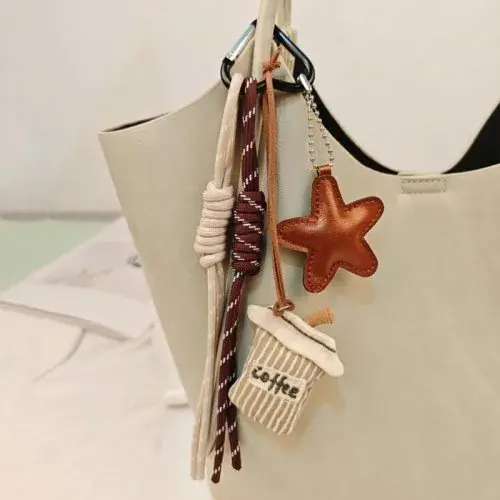 Image de Porte-clés Kawaii Coeur Broderie Lin - Accessoire Mignon pour Couples
