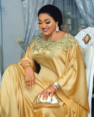 Image de Robe Musulmane Élégante en Soie Pure