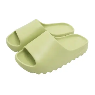 Image de Tongs d'Été Confortables pour Hommes et Femmes