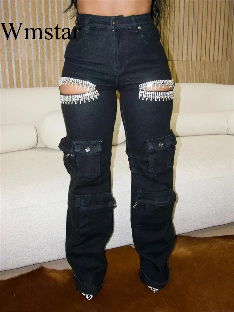 Bild von Stilvolle Damen-Jeans mit Quasten und Diamant-Details – Herbst 2024