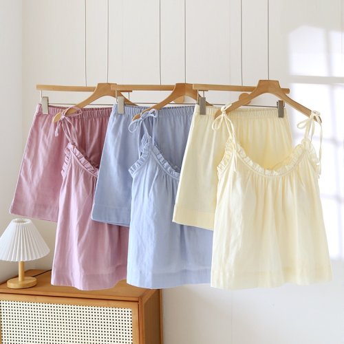 Immagine di Pigiama Estivo da Donna in Cotone 100% - Set da 2 Pezzi con Top a Spaghetti e Pantaloncini Confortevoli, Ideale per una Notte di Sonno Rilassante