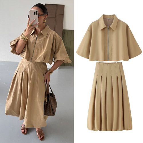 Afbeelding van Herfstset voor dames met korte ritsjas, korte mouwen top en geplooide halve rok in elegante bloemknopstijl