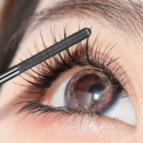 Imagen de Máscara de Pestañas Natural con Fórmula de Fibra de Seda y Cerdas de Acero Especial para un Rizo Duradero y Maquillaje de Larga Duración