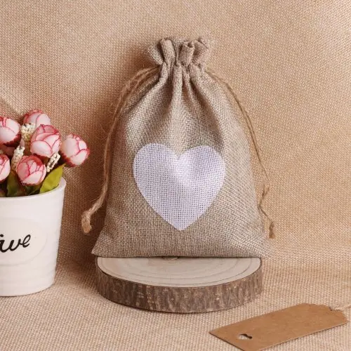 Image de Sacs en Jute Cœur - Lot de 10 pour Cadeaux & Fêtes