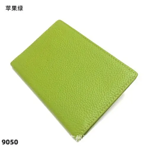Image de Porte-Passeport en Cuir avec Personnalisation