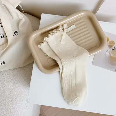 Image de Chaussettes JK Japonaises à Nœud Papillon - Style Scolaire & Décontracté