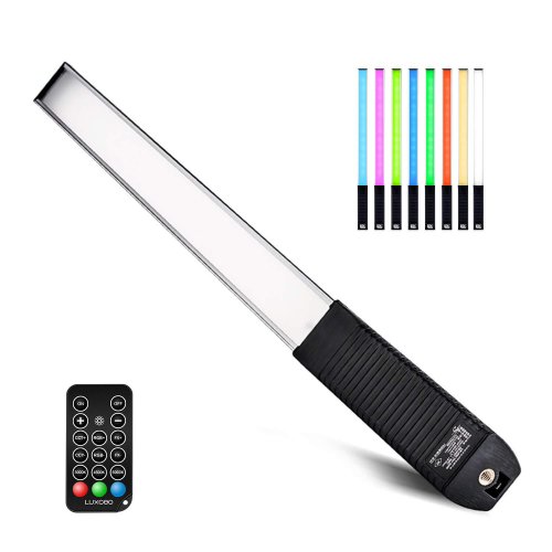 Immagine di Lampada LED Portatile Luxceo Q508A con RGB, 1000 Lumen, CRI 95, Temperatura di Colore 3000K-6000K, Telecomando Incluso e Borsa da Trasporto - Spada Laser Portatile con 36 Colori