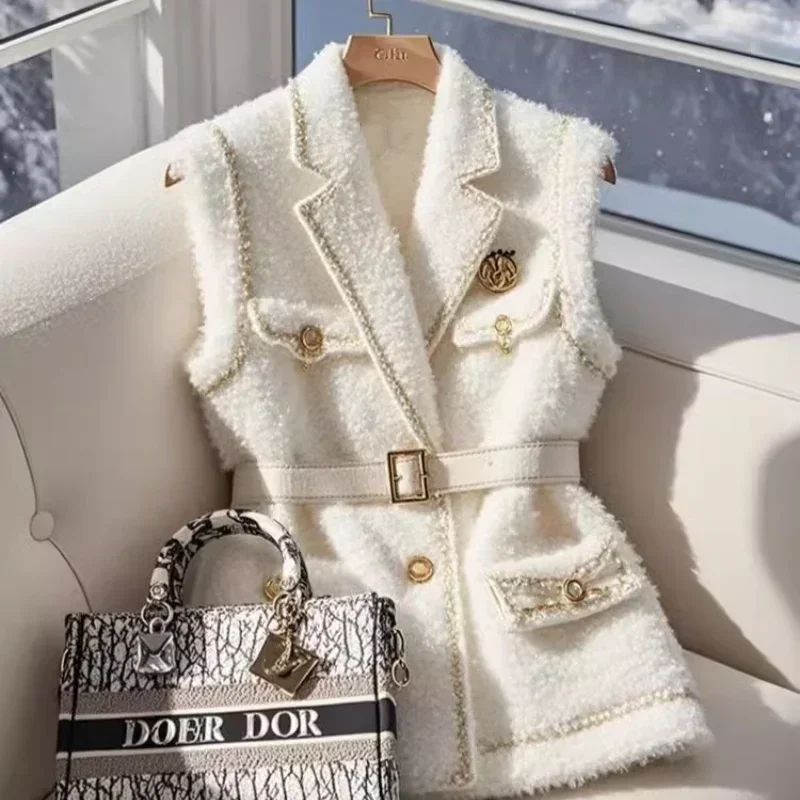 Imagen de Chaqueta sin Mangas de Lana de Cordero Blanca con Cinturón - Estilo Elegante para Mujer, Diseño Formal y Moderno para Oficina y Ocasiones Especiales