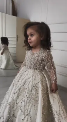 Image de Robe de Mariage Princesse Brodée Perles - Manches Longues Maxi