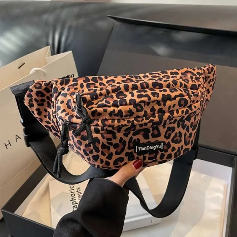 Imagen de Riñoneras con estampado de leopardo Vintage para mujer, riñonera a rayas de cebra a la moda, riñonera portátil para mujer, bolso cruzado de pecho para mujer