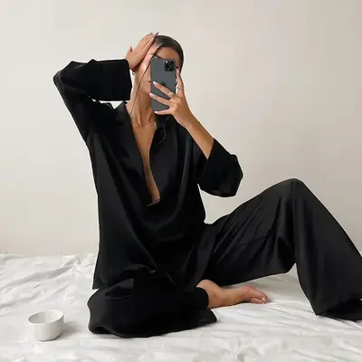 Image de Pyjama Satin Soie 2 Pièces - Élégant & Confortable