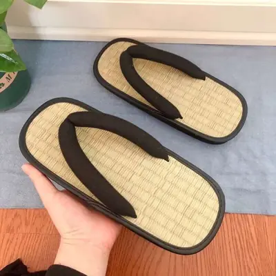 Image de Pantoufles Japonaises en Rotin - Confort Naturel & Été