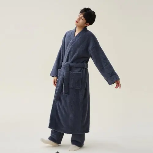 Homme foncé gris