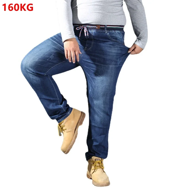 Immagine di Jeans Elasticizzati Autunnali da Uomo Oversize in Vita Elastica, Pantaloni Denim Larghi per Taglie Forti 6XL, 7XL, 8XL - Fino a 160kg