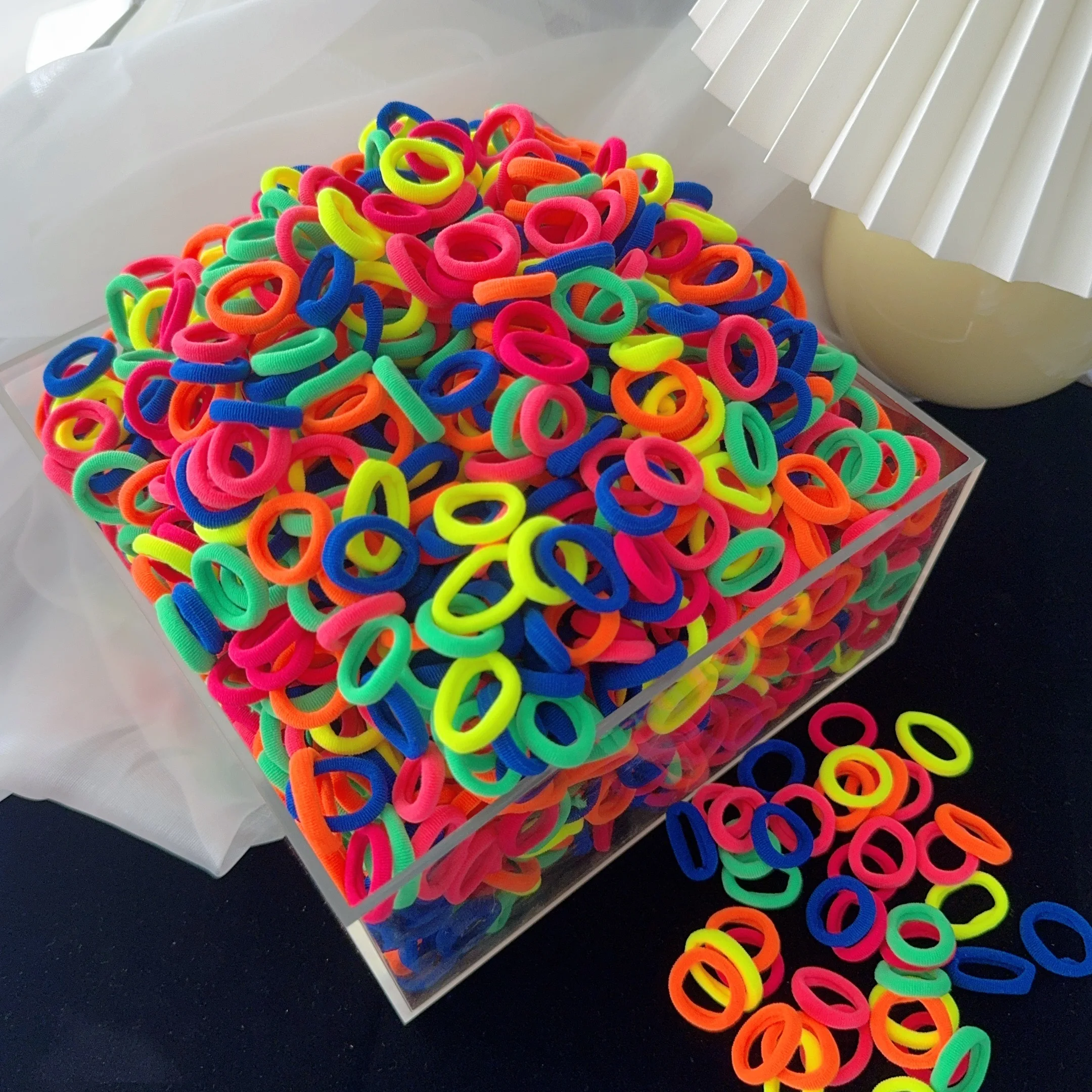 50-100 Scrunchies Colorés pour Filles - Élastiques Cheveux Doux & Élastiques