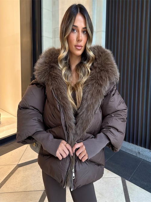 Imagen de Abrigo de Piel Vintage para Mujer, Chaqueta Elegante de Manga Larga y Cuello de Pieles, Abrigo Invernal Caliente y Estilo Clásico para Otoño e Invierno 2025