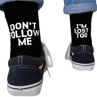 Image de Chaussettes Homme Humoristiques 'Ne Me Suivez Pas' en Coton