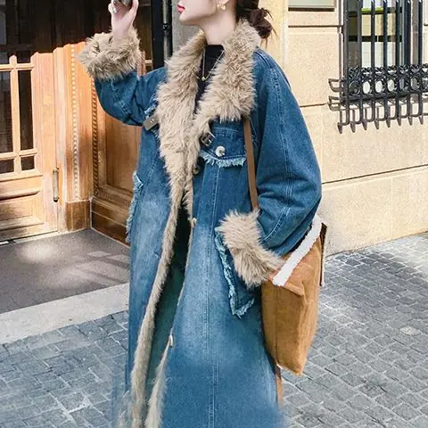 Image de Manteau Long Femme en Laine d'Agneau et Coton - Style Cowboy Patchwork