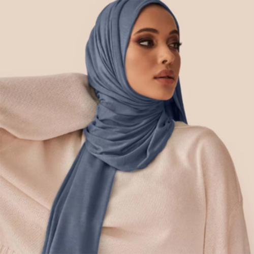 Immagine di Sciarpa Lunga Avvolgente in Modale per Donna - Hijab Caldo e Elastico, Tinta Unità, 170x60 cm, 43 Colori Disponibili