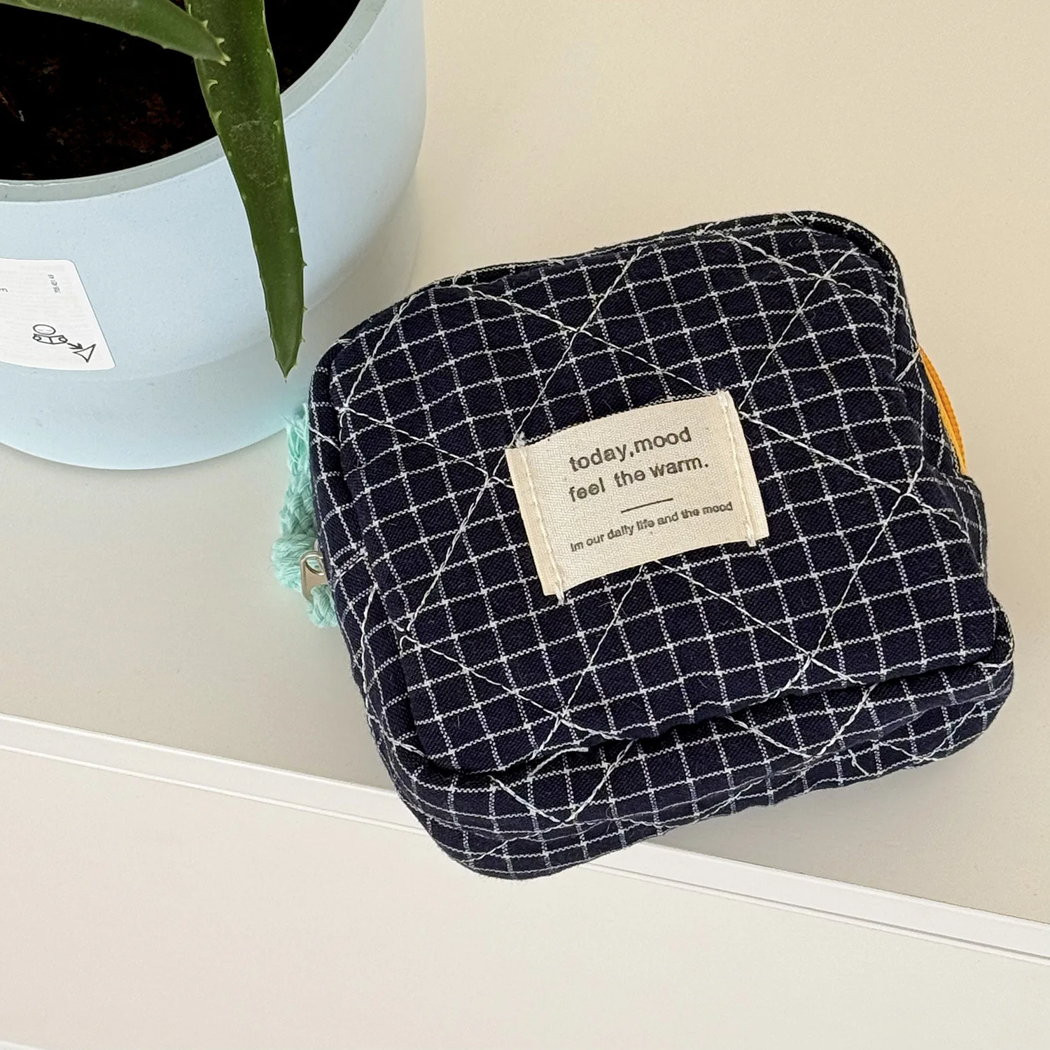 Bild von Retro-Clutch mit Plaid-Muster – Stilvolle Damenhandtasche