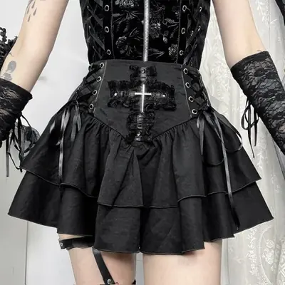 Image de Jupe Gothique Noire Y2K - Dentelle Croisée & Plissée