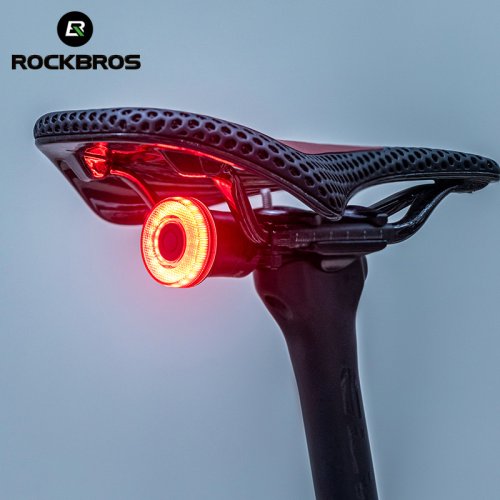 Imagen de Luz Trasera de Bicicleta Inteligente Rockbros con Carga Tipo C, Impermeable IPX6, Ideal para Conducción Nocturna